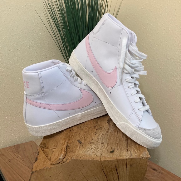 blazer mid 77 vintage pink